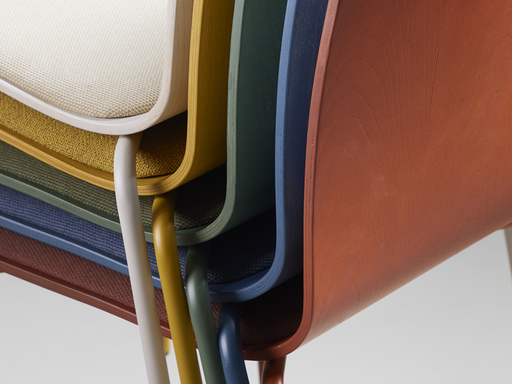 Mobel 6000: exclusiva silla Atrio por Cancio, diseño ergonómico apilable con acabados premium en fresno