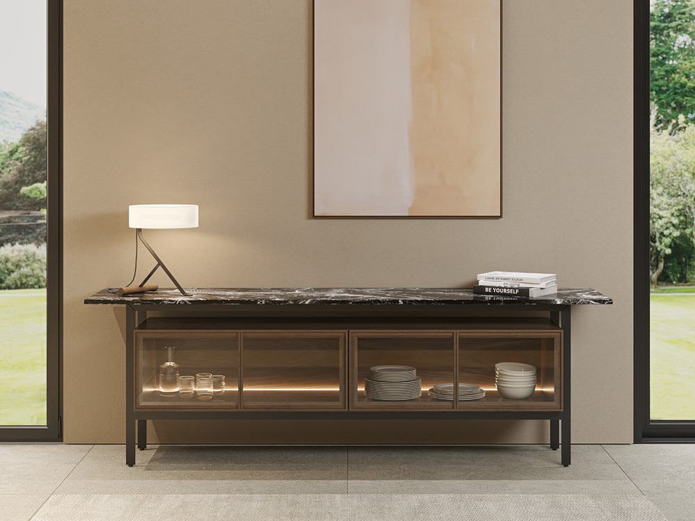 Aparadores de diseño Chicago por Punt: vitrina con luz led integrada y estructura de madera premium disponible en Mobel 6000