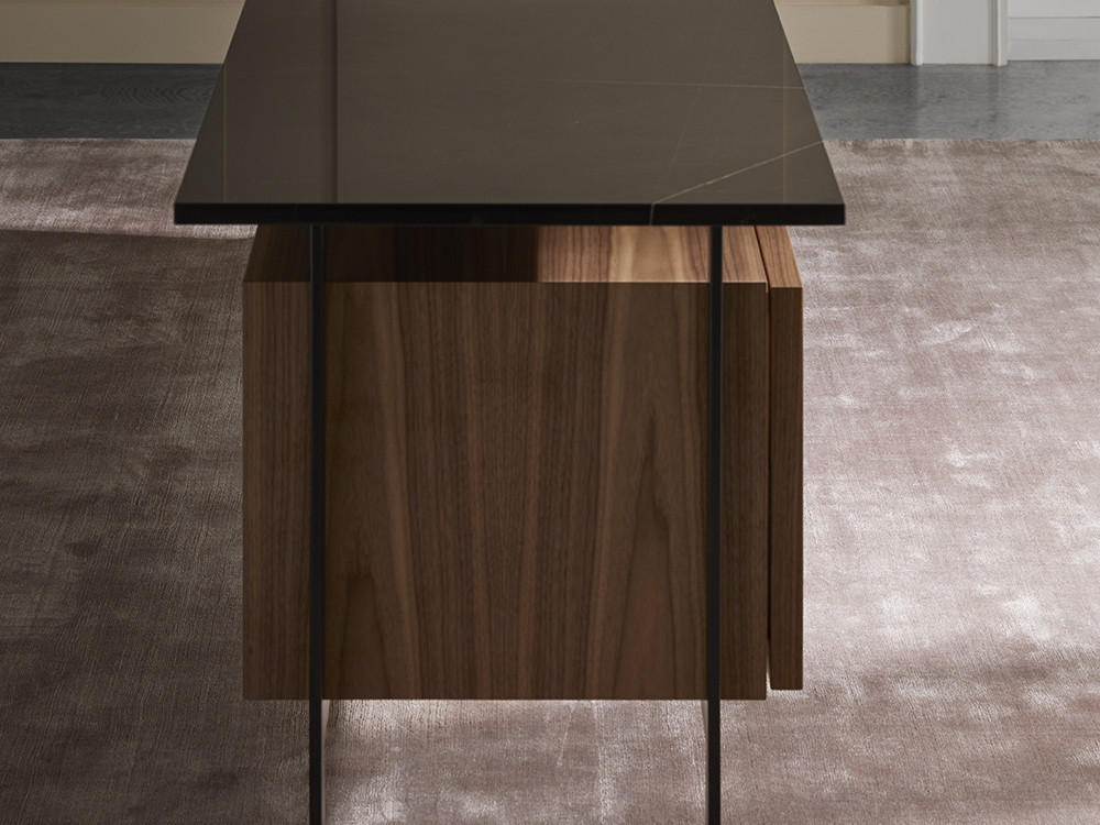 Vitrinas salón originales Chicago de Punt: aparador bajo de madera con sistema de iluminación led en Mobel 6000