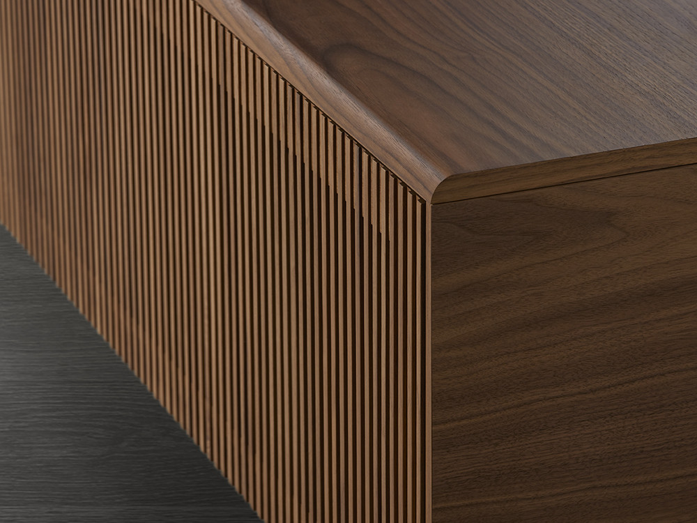 Aparador bajo Malmö technic de Punt: sofisticación en madera natural y metal epoxi en Mobel 6000, tienda oficial