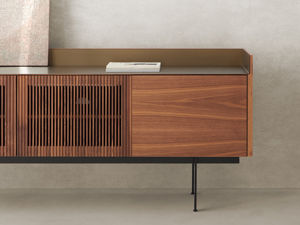 Mobel 6000 | Seismil Studio: exclusivo aparador Punt Stockholm, excelencia de la fabricación nacional en Madrid