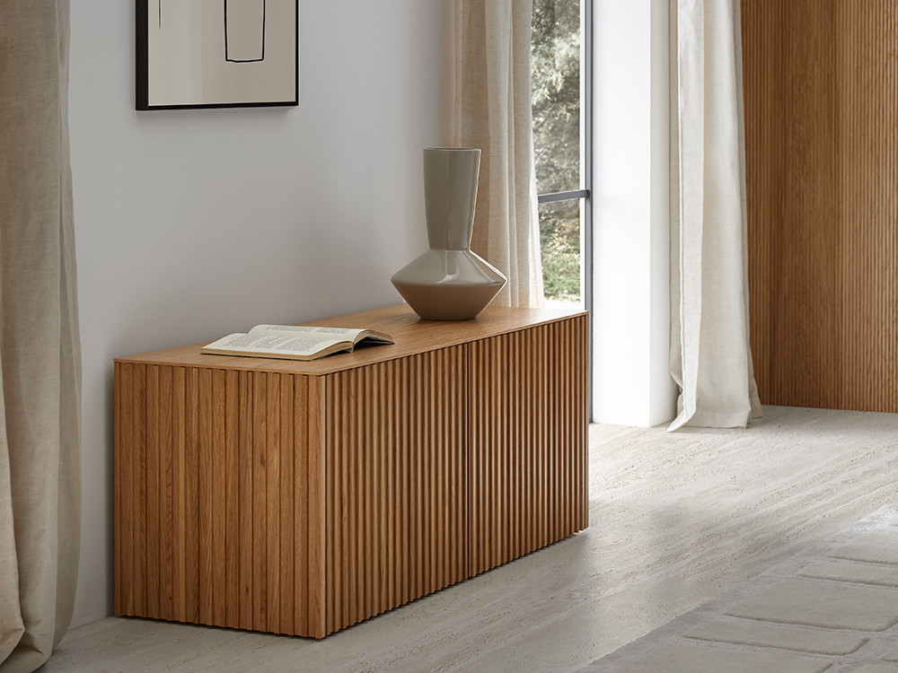 Aparadores salones Velasca de Punt Mobles: diseño bajo alistonado disponible en Mobel 6000, distribuidor oficial en Madrid