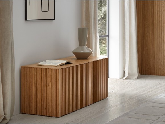Aparadores salones Velasca de Punt Mobles: diseño bajo alistonado disponible en Mobel 6000, distribuidor oficial en Madrid
