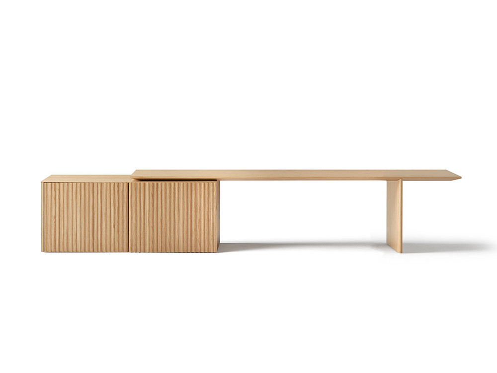Muebles en Madrid: exclusivo aparador extensible Velasca por Punt Mobles, diseño de autor en Seismil Studio