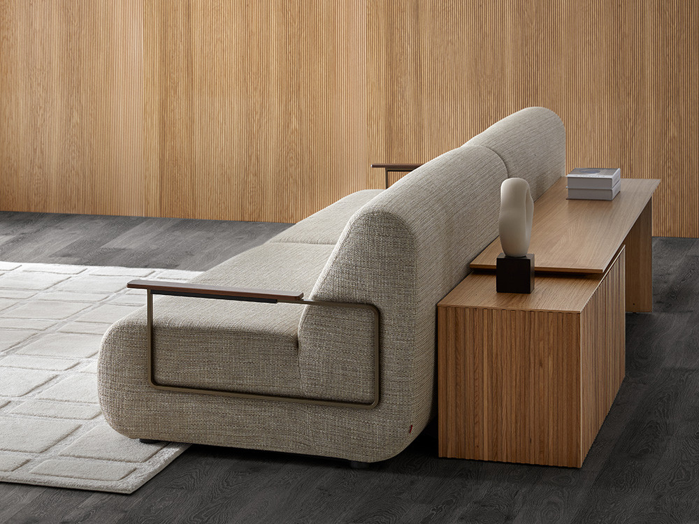 Muebles en Madrid: exclusivo aparador Velasca de Punt, diseño de Palomba Serafini disponible en Seismil Studio