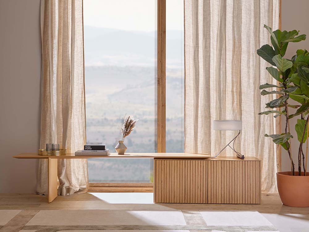 Aparadores modernos Velasca de Punt: funcionalidad extensible y elegancia escultural disponible en Mobel 6000 Madrid