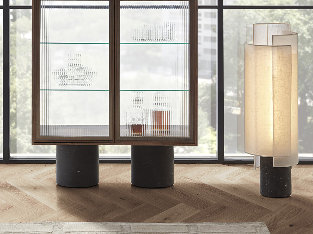 Lámparas de pie de diseño Rio de Punt: elegancia con base de mármol marquina y pantalla de algodón en Mobel 6000