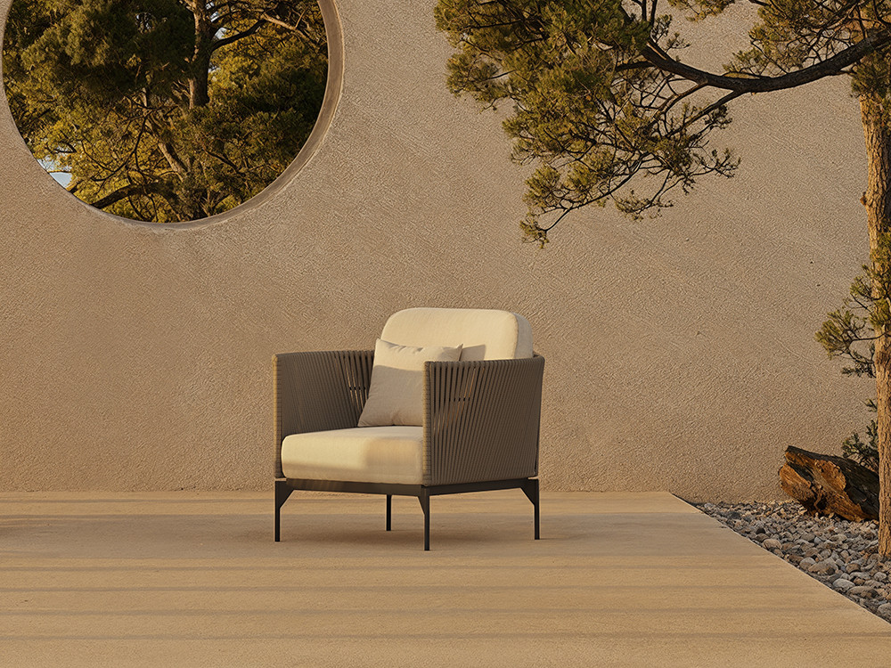 Sillones de terraza Boston de Skyline: diseño de Santiago Sevillano en aluminio y cuerda en Mobel 6000 de Madrid