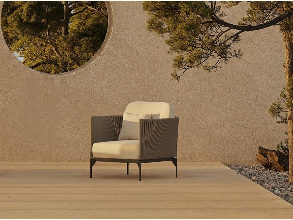 Sillones de terraza Boston de Skyline: diseño de Santiago Sevillano en aluminio y cuerda en Mobel 6000 de Madrid