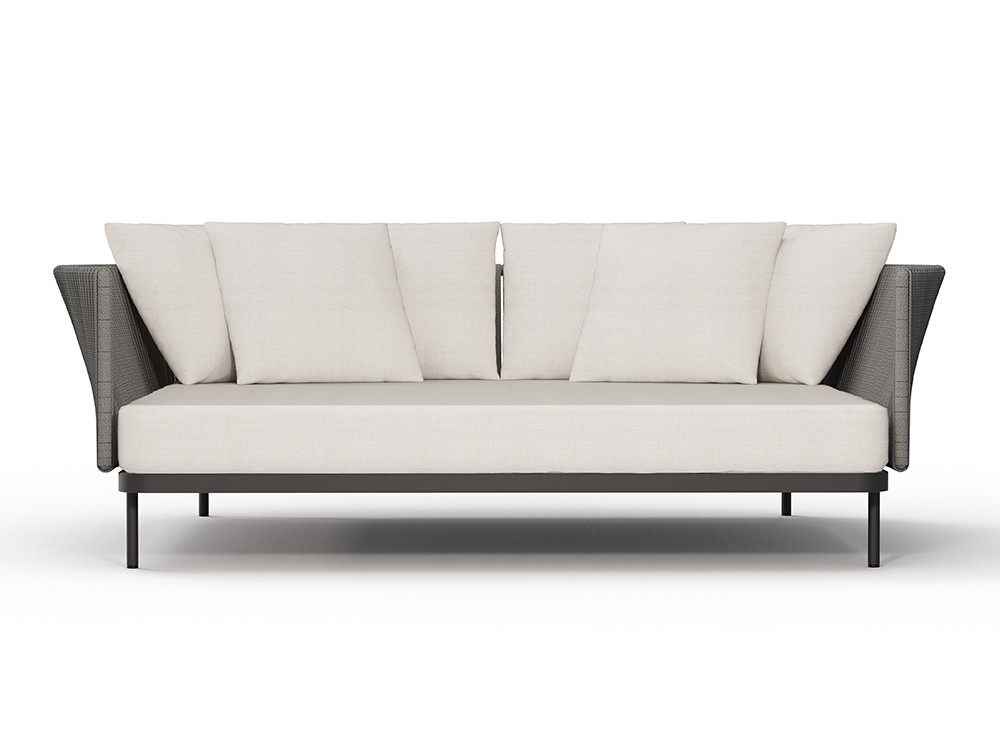 En Seismil Studio Madrid: camas de jardin Boston de Skyline, exclusividad y confort con tejidos premium Santiago Sevillano