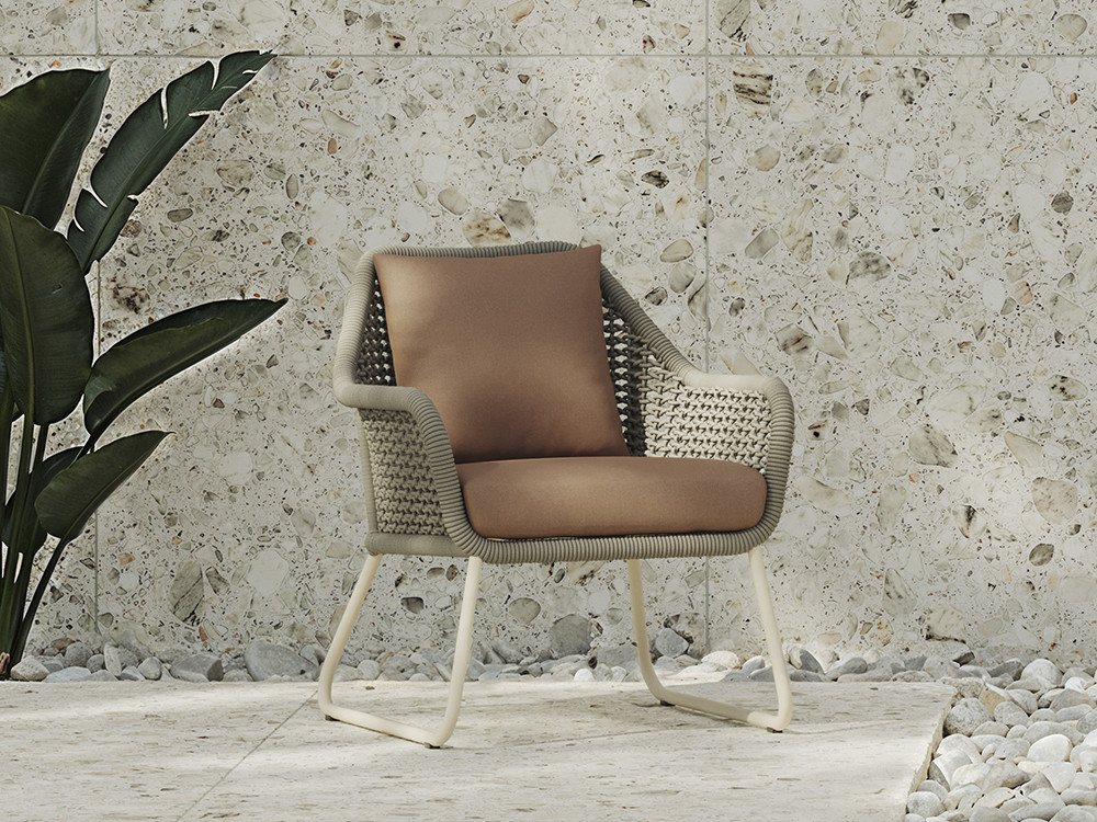 Skyline presenta el sillon de jardin Neo Moma: cuerda trenzada beige y aluminio white wash en Seismil Studio Madrid.