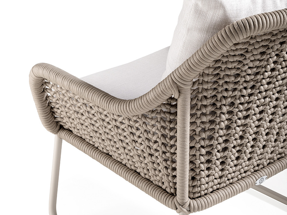 Silla jardin aluminio Neo Moma de Skyline: estructura white wash y cuerda beige para tu terraza en Mobel 6000 Madrid.