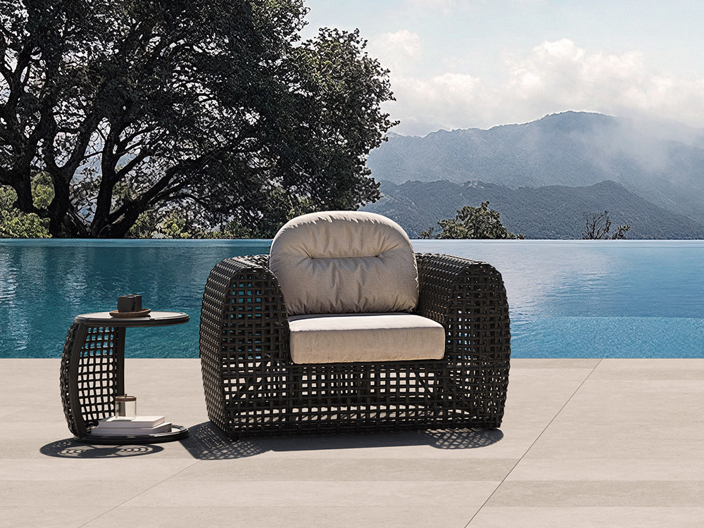 Mesa auxiliar sofá Neo Dynasty de Skyline Design: fibra sintética trenzada y cristal. Realiza tu compra online en Mobel 6000