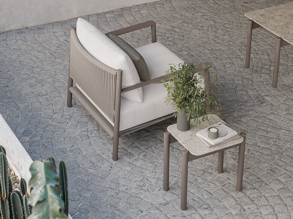 Muebles exterior aluminio Nara: sillón en cuerda beige y aluminio cocoa. Haz tu compra online en Mobel 6000