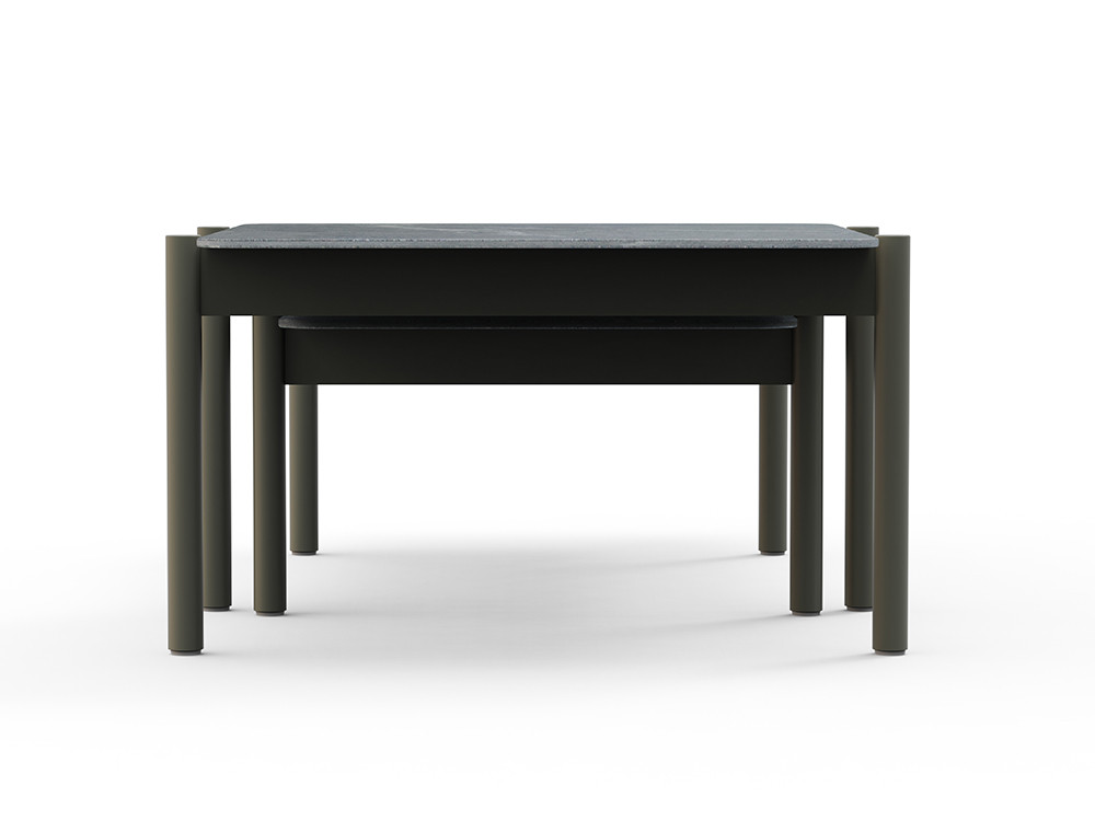 Skyline Design propone la mesa de centro Nara: aluminio cement grey y sobre porcelánico en dos medidas.