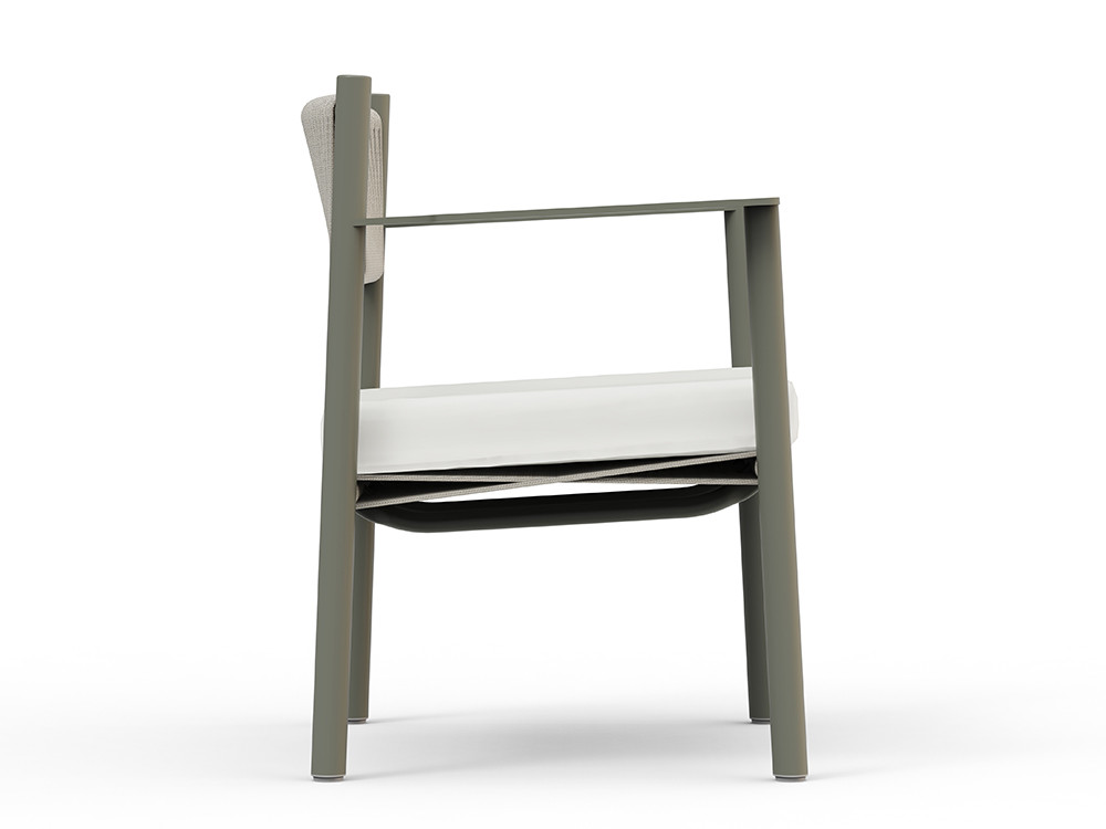 Sillas con cuerdas Nara de Skyline Design: estructura de aluminio cement grey y cojín en tejidos seleccionados premium