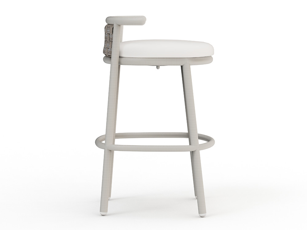 Disfruta del confort que ofrece el taburete alto Botit: estructura de aluminio white wash y un trenzado artesanal único.