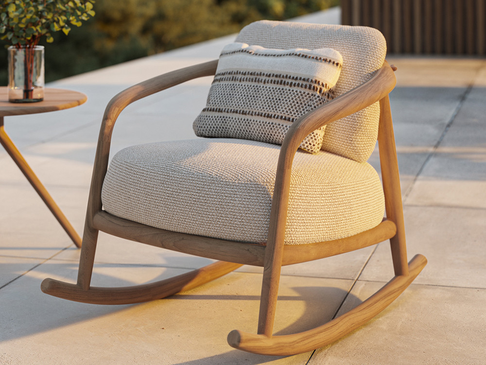Relájate en esta mecedora exterior Fusta de Vondom. Visita Mobel 6000 en Madrid y disfruta su confort en teca premium