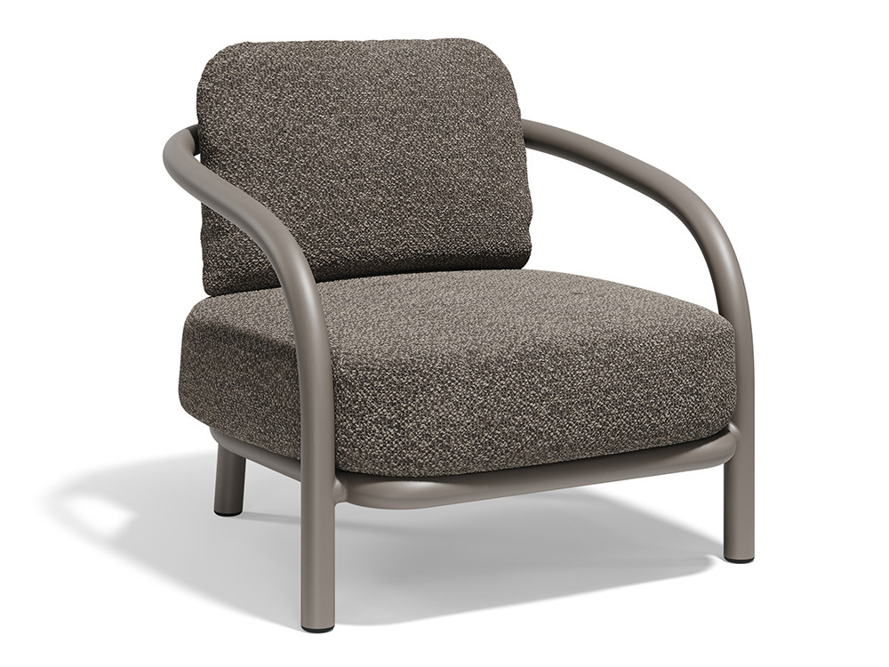 Sillón para exterior Gum de Vondom con estructura de aluminio en Ecru o Dark Tortora.