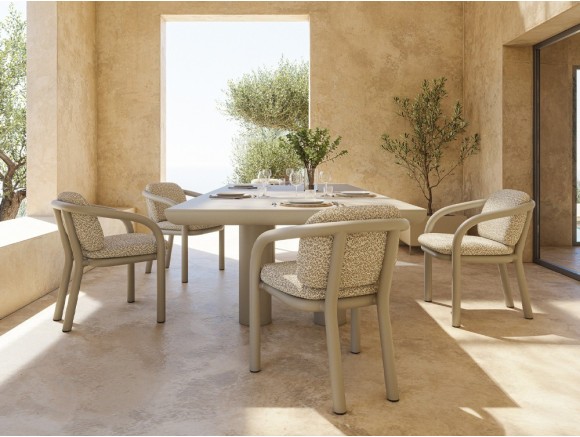 Consigue tu silla jardín aluminio Gum de Vondom. Diseño de Ramón Esteve redondeado. Haz tu compra online en Mobel 6000