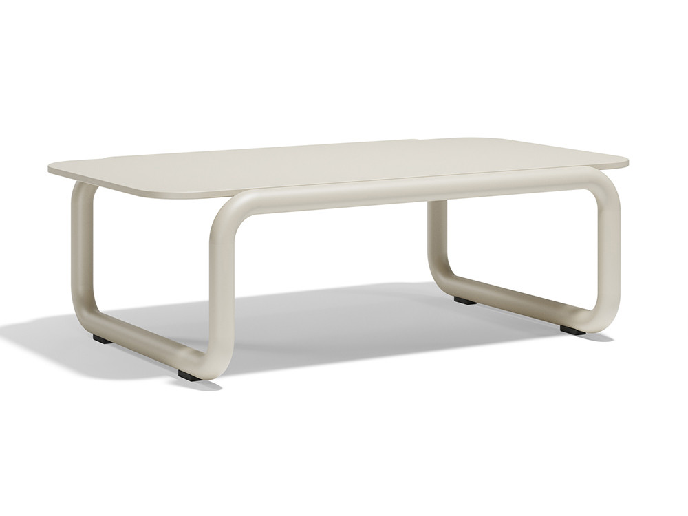 Esta mesa exterior aluminio Gum de Vondom permite crear conjuntos únicos. Disfruta un estilo premium de curvas suaves.