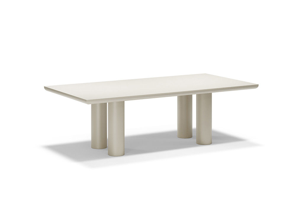 Mejora tu jardín con esta mesa de comedor Gum por Ramón Esteve para Vondom. Pura vanguardia en aluminio de estilo premium.