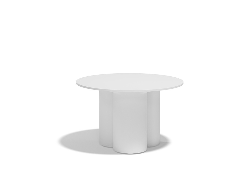 Mejora tu jardín con la mesa auxiliar terraza Mel de Vondom. Tienes múltiples acabados para personalizar tu exterior.