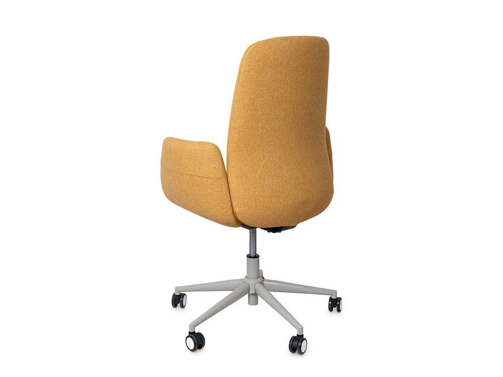 Elige la silla de oficina British: tejidos seleccionados y cuatro acabados vibrantes para tu decoración