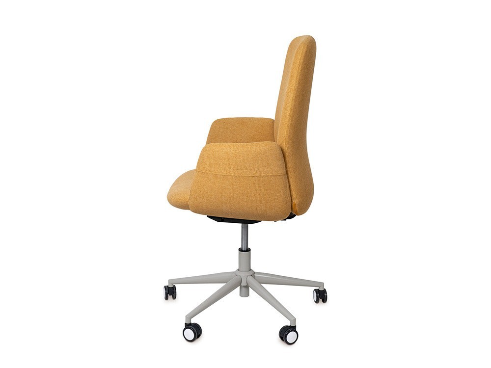 Mejora tu postura con la silla de estudio British. Su palanca de bloqueo permite fijar el respaldo a tu gusto total.