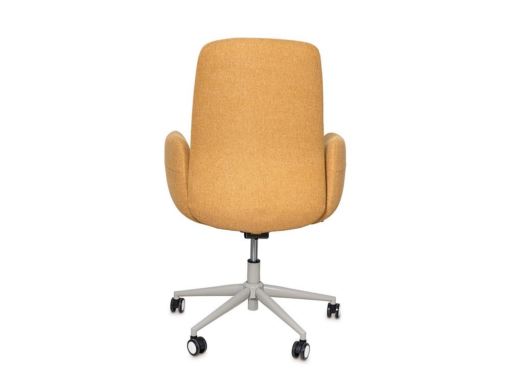 Descubre la versatilidad de la silla estudio British. Colores terracota o mostaza para un rincón de trabajo dinámico.
