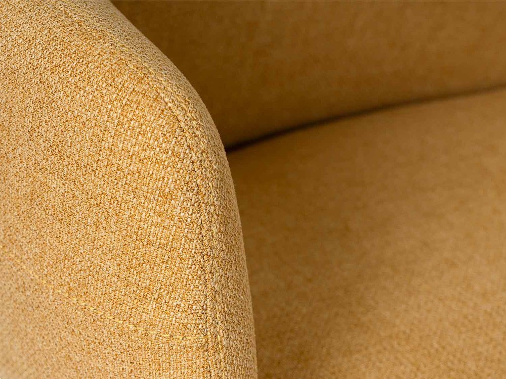 Descubre la versatilidad de la silla estudio British. Colores terracota o mostaza para un rincón de trabajo dinámico.