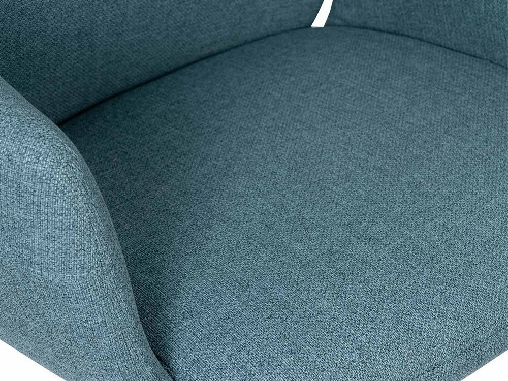 Disfruta largas jornadas con la silla de estudio British. Comodidad envuelta en un diseño elegante y funcional