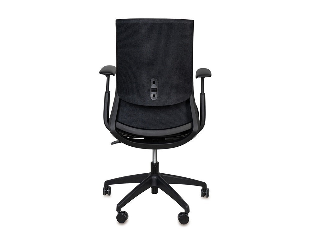 Consigue agilidad con esta silla de oficina Lancaster. Giro total y ajuste de altura por gas para un trabajo eficiente.