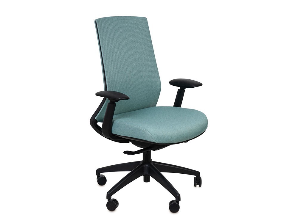 Esta silla de oficina Lancaster ofrece brazos 4D y soporte lumbar. Visita Mobel 6000 en Madrid y elige tu acabado