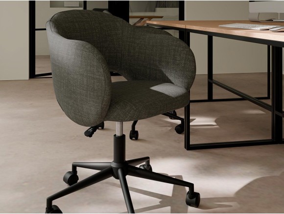 Tu homeoffice lucirá con la silla de oficina Tallin. Visita Mobel 6000 en Madrid y elige su diseño envolvente y moderno.