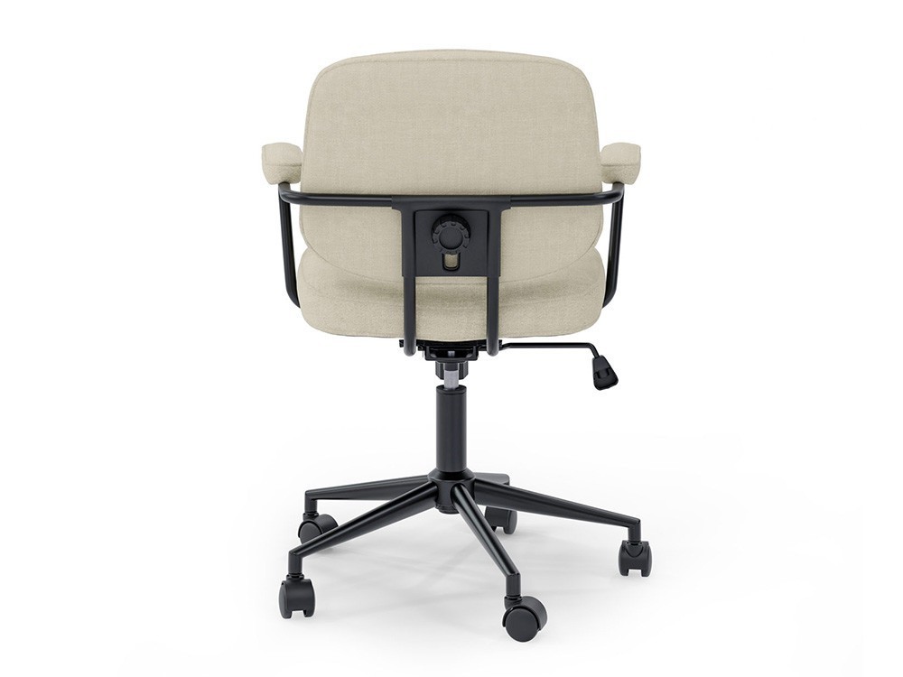 Esta silla de oficina Columbia con apoyabrazos acolchados es puro confort. Somcasa diseña piezas robustas para tu hogar.