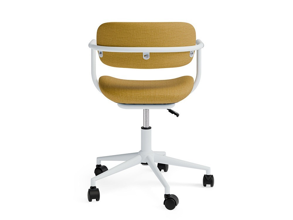 Mejora tu rendimiento con la silla de oficina Oxford. Estructura blanca y tapizado gris para un rincón laboral moderno.