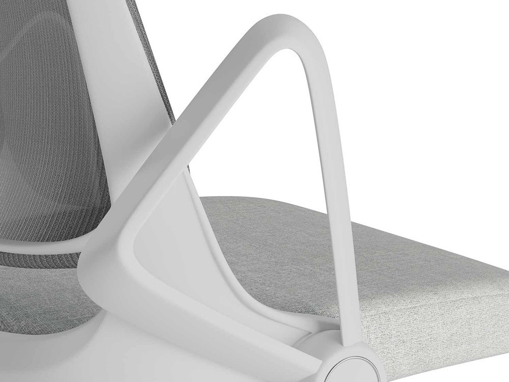 Disfruta la elegancia de la estructura blanca y gris de la silla Siracusa. Somcasa crea un estilo moderno para tu gran hogar.