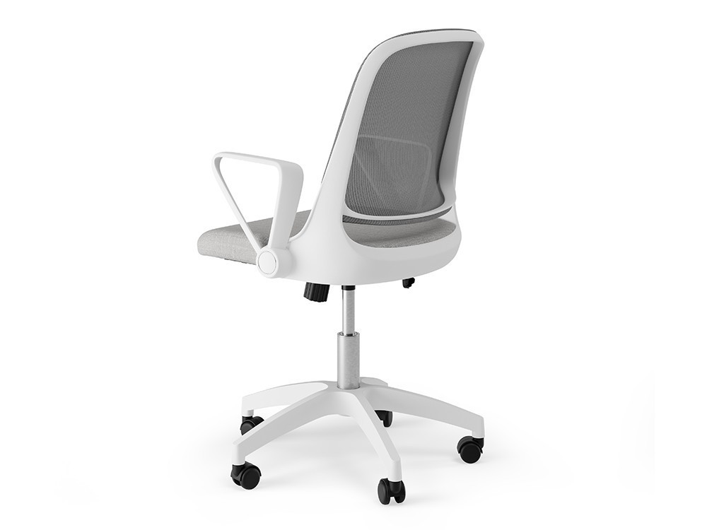 Accede a todo tu entorno con el giro 360 de la silla Siracusa. Somcasa mejora tu experiencia laboral con una gran agilidad.