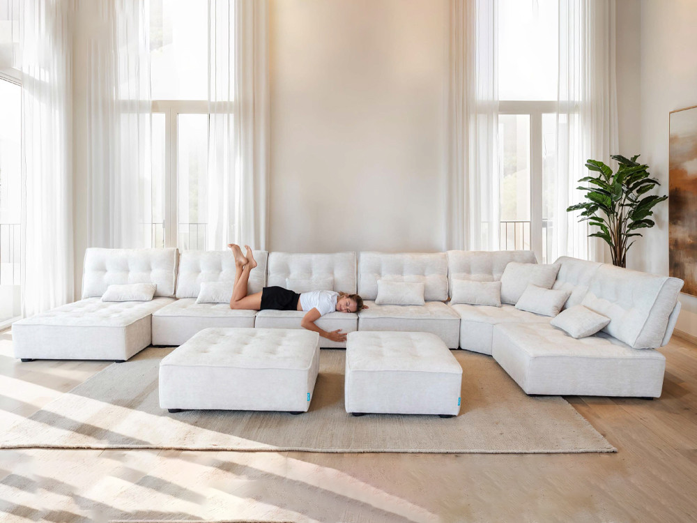Este sofá modular esquinero Arianne Love de Fama es muy premium. Visita Mobel 6000 en Madrid y elige tu tapizado ideal.