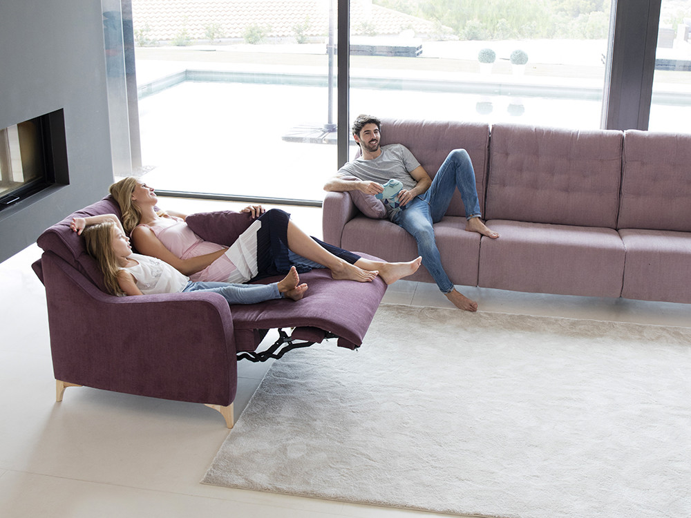 Personaliza tu sillón relax eléctrico Avalon en Seismil Studio web. Visita nuestra tienda en Madrid y elige tu gran confort.