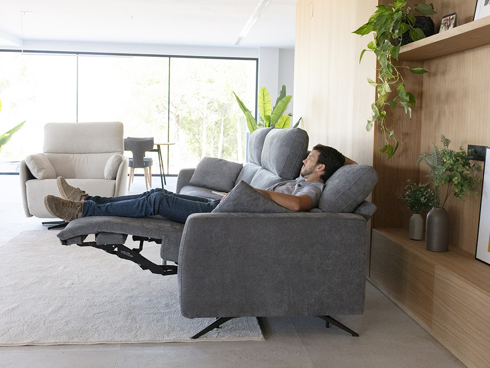 Disfruta el gran confort del sofa relax electrico Axel. Haz tu compra online en Mobel 6000