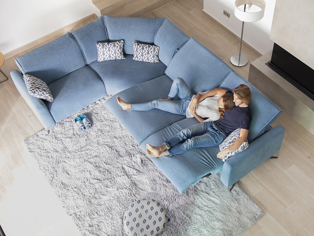 Tu sofa rinconera modular Baltia te espera. Realiza tu compra online en Mobel 6000 con medidas y telas de gran estilo premium.