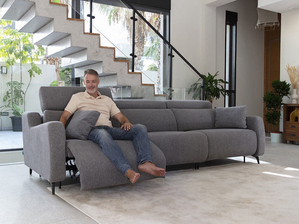 El sofa relax Berlín de Fama es ideal para tu Seismil Studio web. Confort premium y diseño relax totalmente a tu medida.