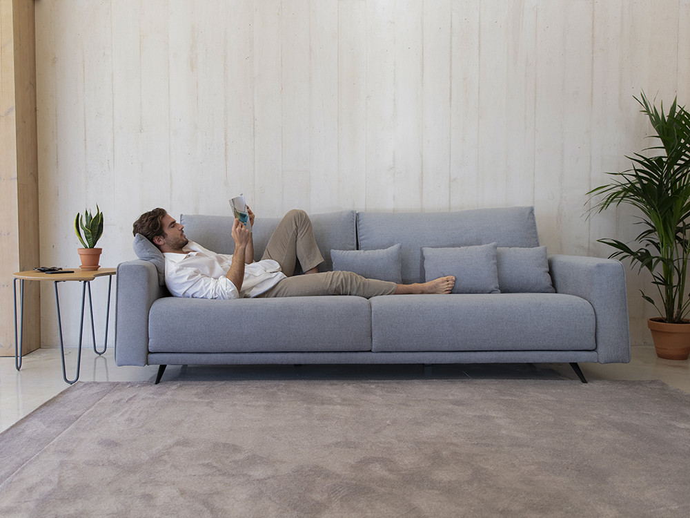 El sofa modular Boston de Fama destaca por su versatilidad. Personaliza medidas y tapizados con un acabado muy premium