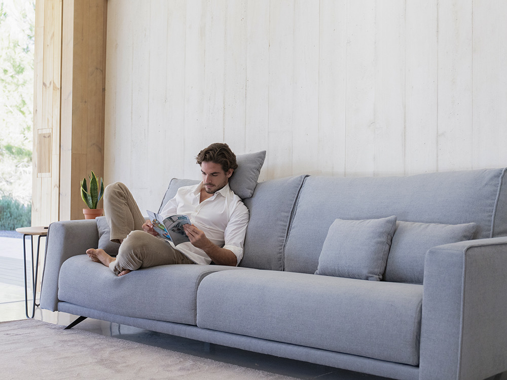 Redefine tu descanso con el modelo Boston de Fama. Un sofa a medida totalmente personalizable en medidas con calidad premium.