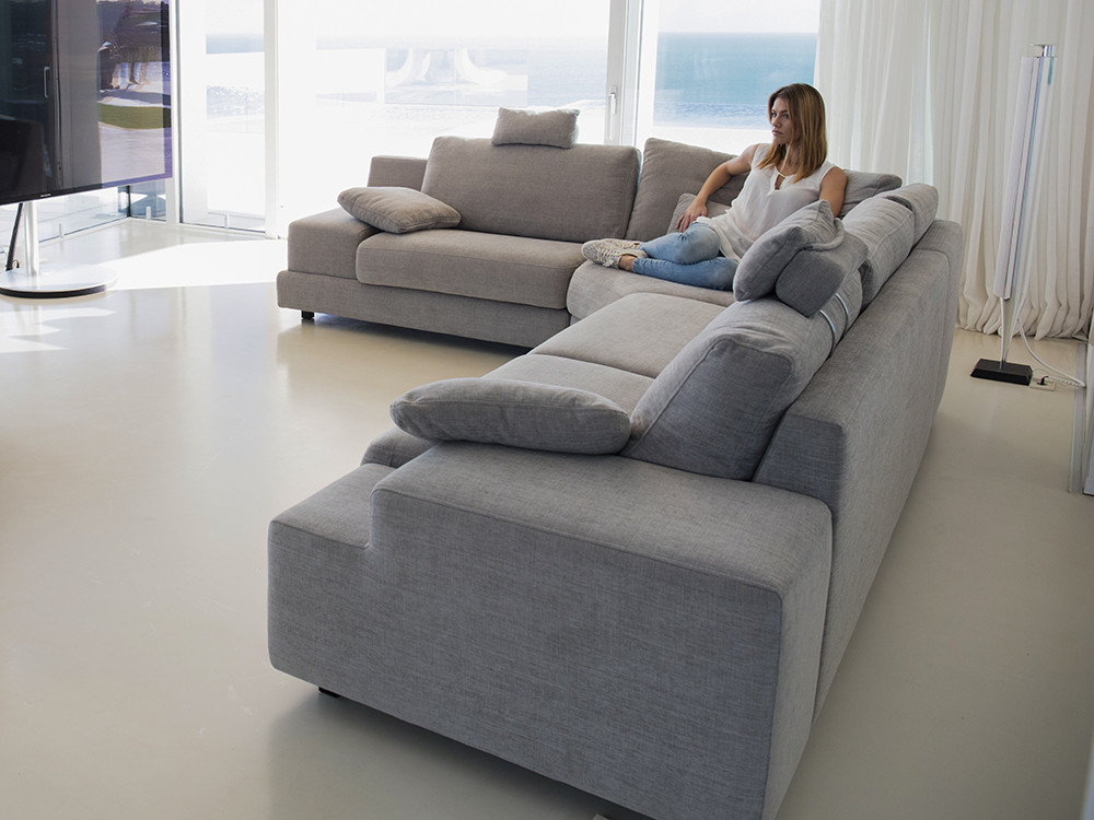 Diseña tu sofa a medida Calessi de Fama en Mobel 6000 en Madrid. Elige medidas y telas con un gran estilo muy premium