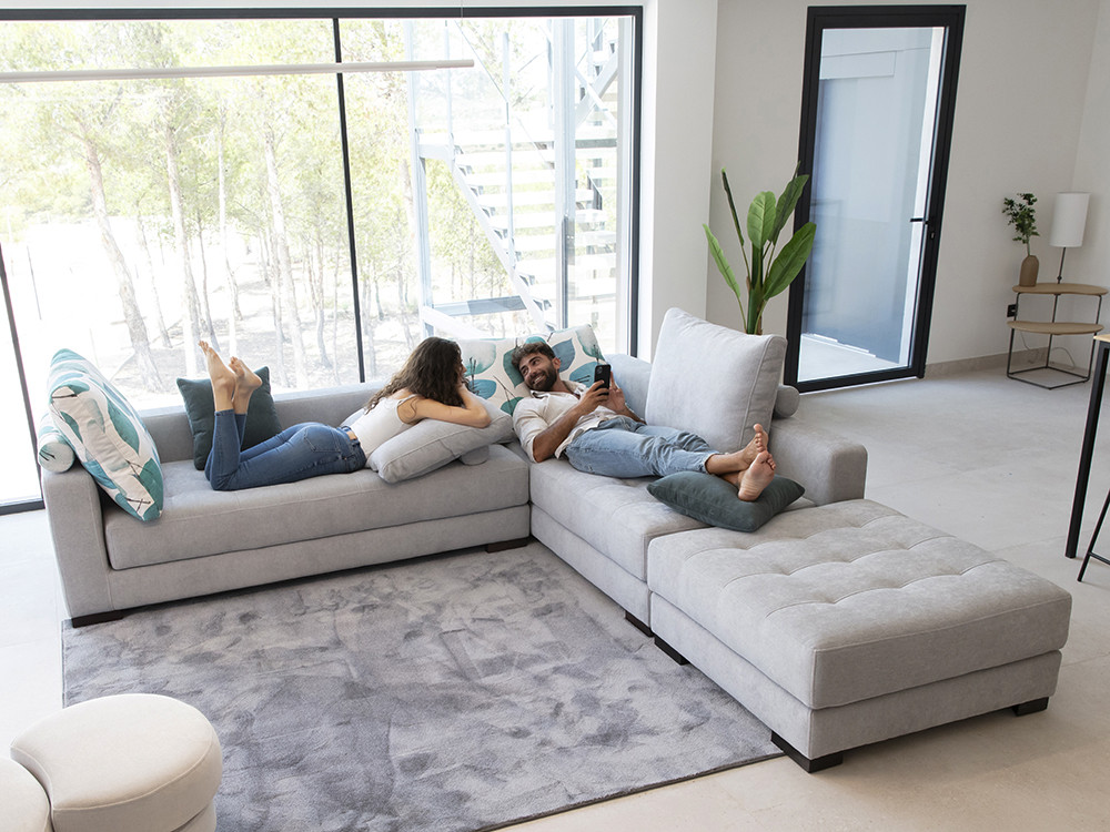 Diseña tu sofa modular Manacor de Fama en Mobel 6000 en Madrid. Personaliza medidas y acabados con estilo premium