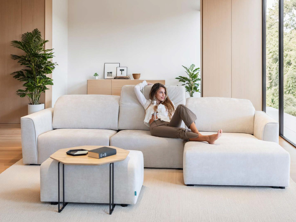 Diseña tu sofa modular Natalie con chaiselongue en Mobel 6000 en Madrid. Elige medidas y tejidos estilo premium