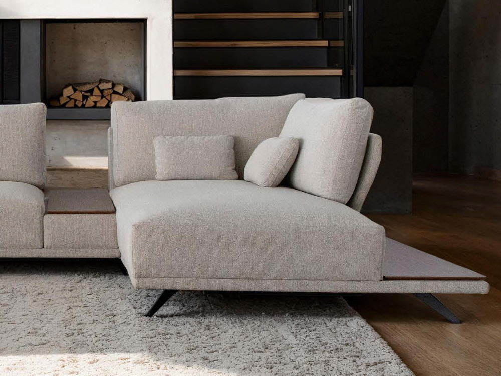 El sofa modular Oasis de Fama es ideal para tu Seismil Studio web. Configura tejidos y medidas para un confort premium.